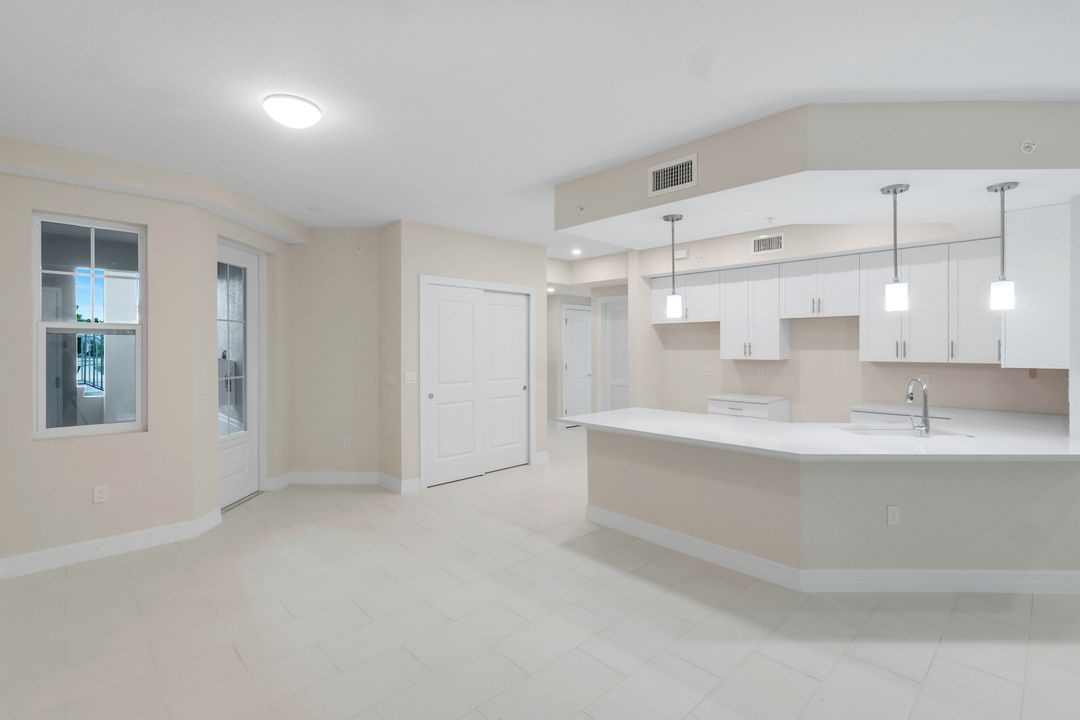280 Antilles Wy E #101, Naples, FL 34112