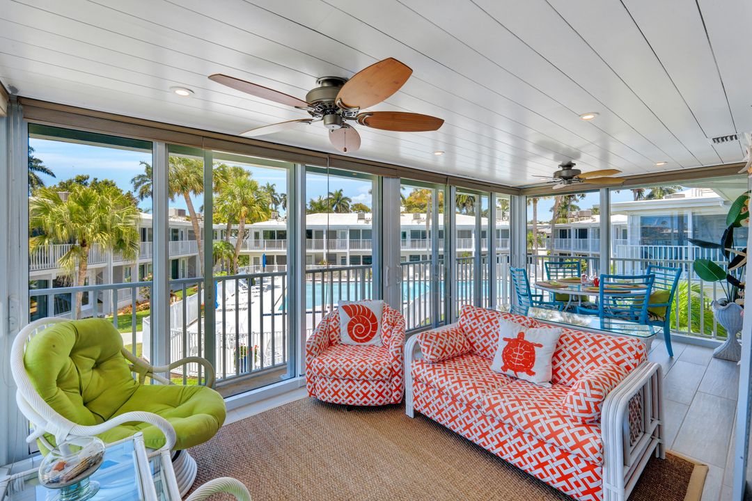 388 Harbour Dr #388, Naples, FL 34103