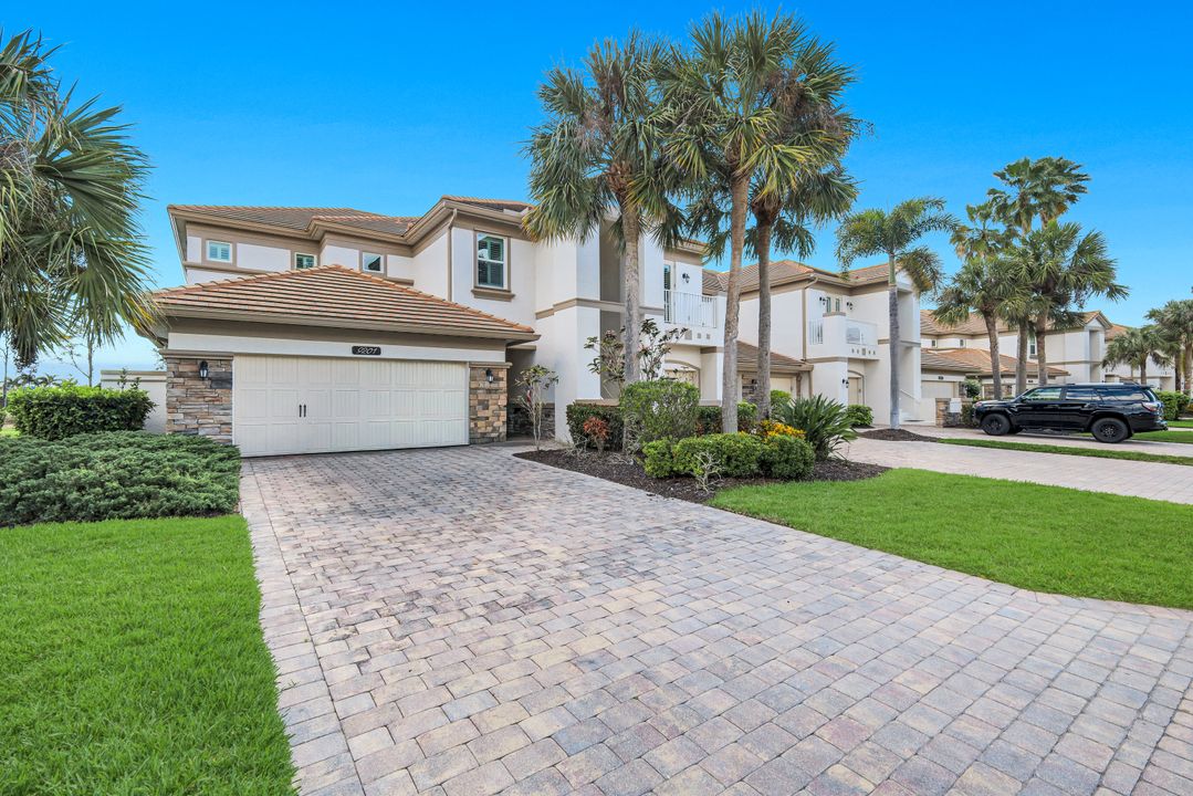 9201 Quartz Ln #201, Naples, FL 34120