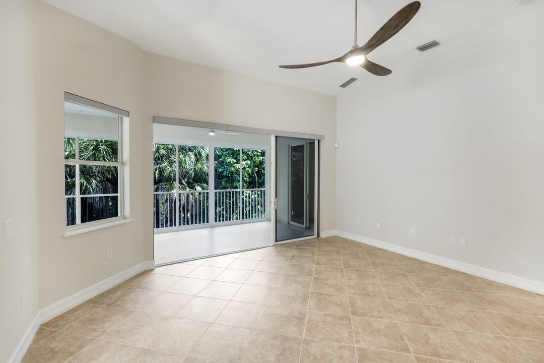 2040 Tarpon Bay Dr N #201, Naples, FL 34119