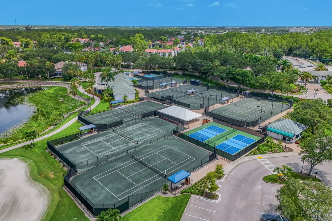 2988 St Barnabas Ct, Naples, FL 34105