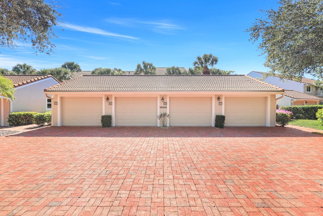 14530 Red Fox Run #215, Naples, FL 34110