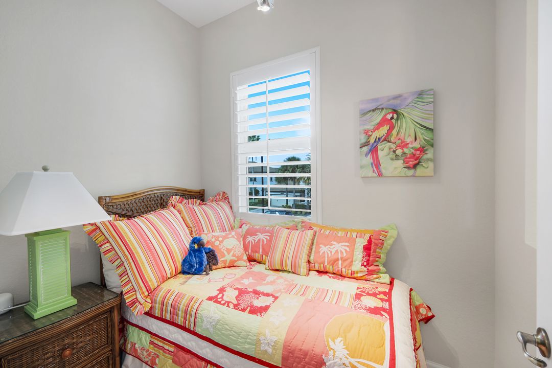 9201 Quartz Ln #202, Naples, FL 34120