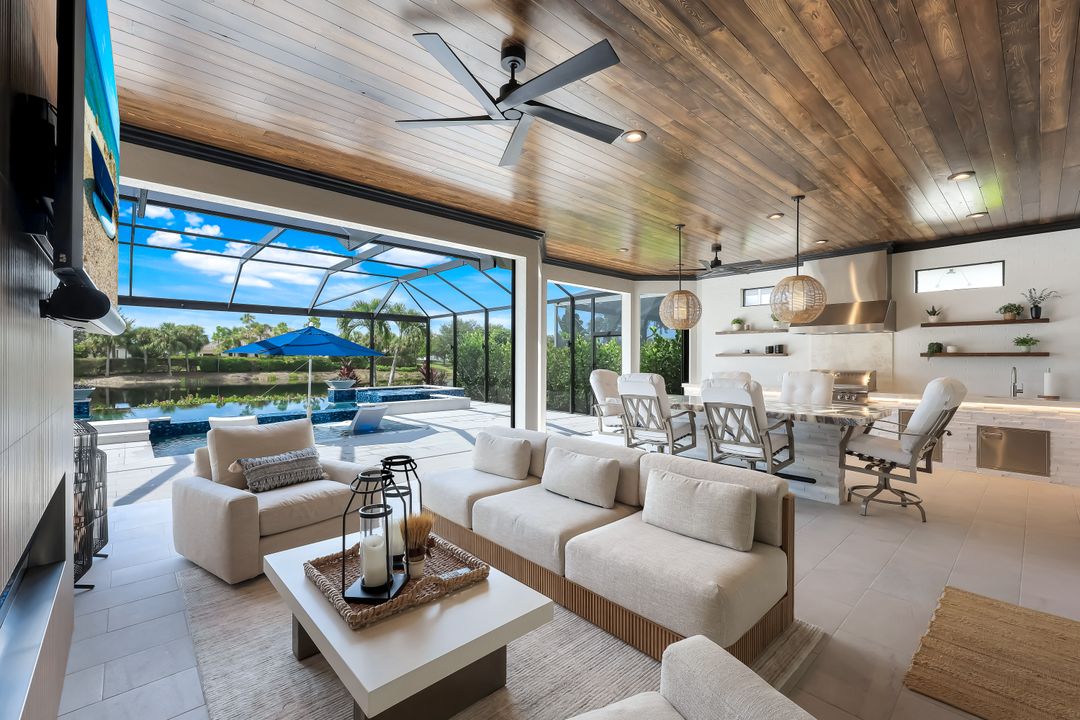 9223 Rialto Ln, Naples, FL 34119