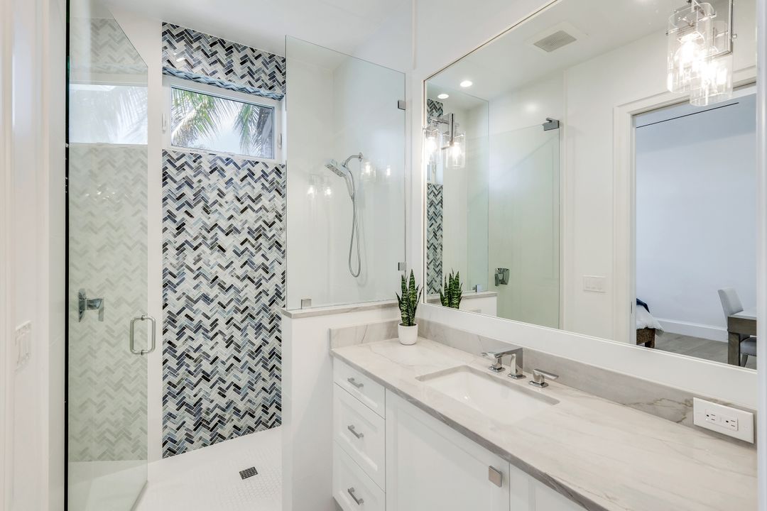 730 Harbour Dr, Naples, FL 34103