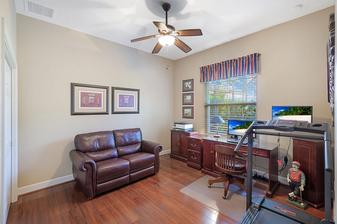 12118 Wicklow Ln, Naples, FL 34120