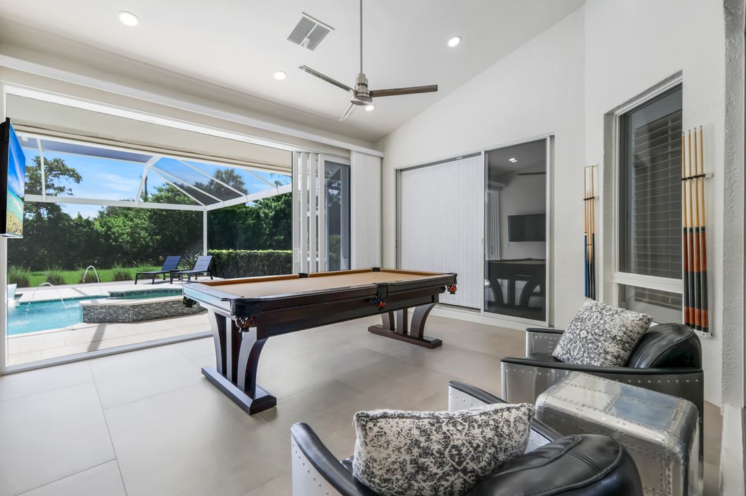 9245 The Ln, Naples, FL 34109
