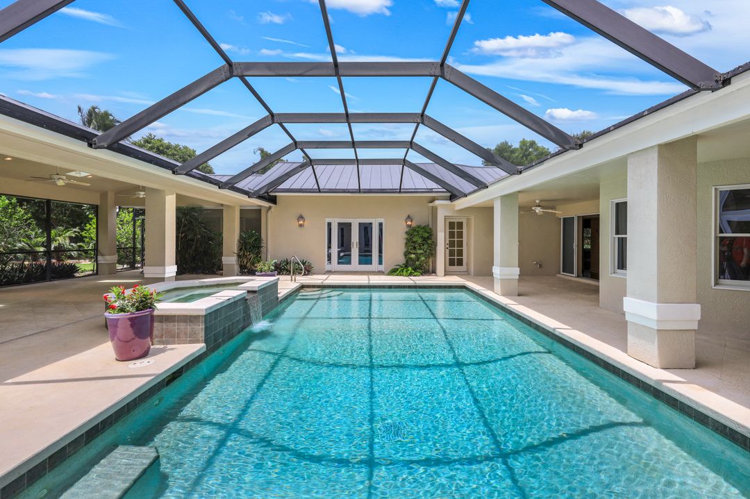 675 Murex Dr, Naples, FL 34102