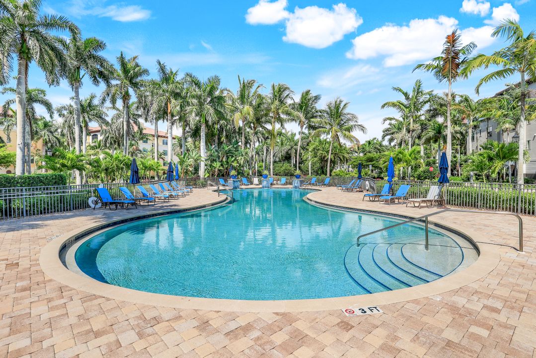 2728 Tiburon Blvd E #403, Naples, FL 34109