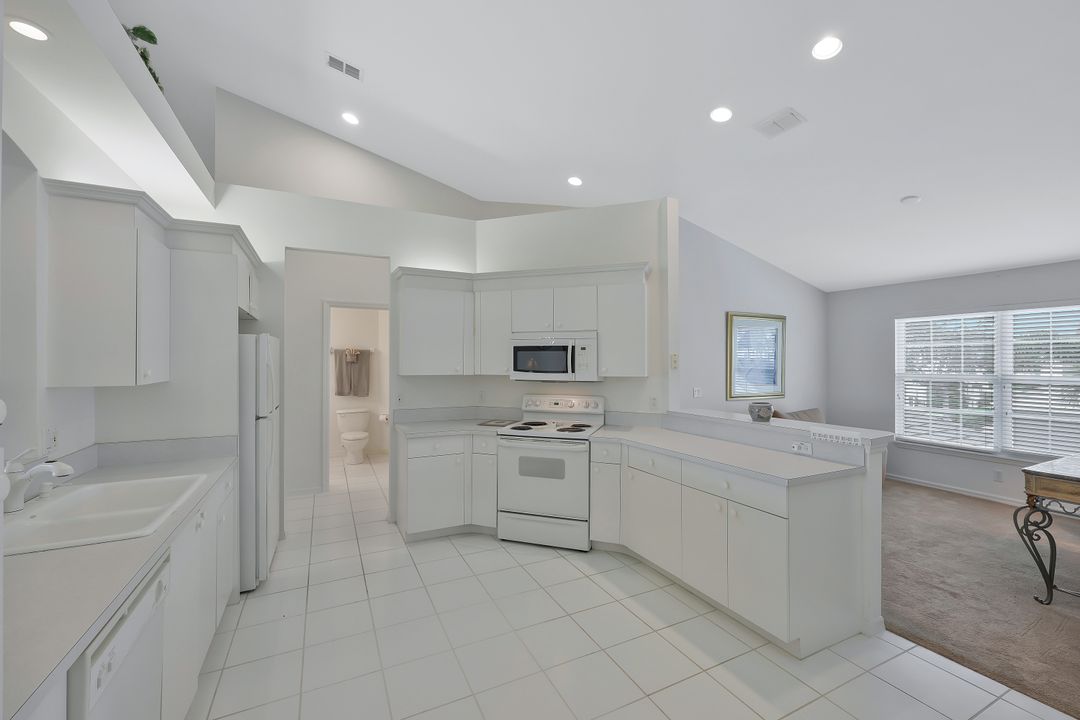 5963 Sand Wedge Ln #207, Naples, FL 34110