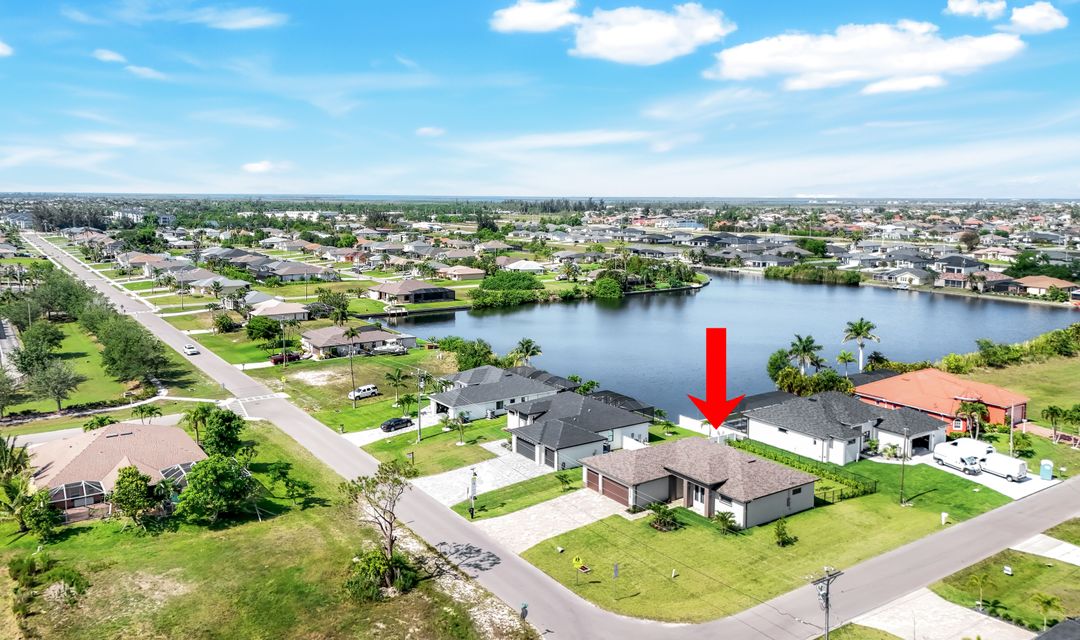 208 SW 29th Ave, Cape Coral, FL 33991