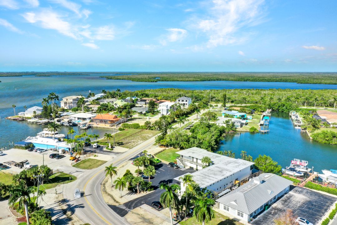 360 Capri Blvd #103, Naples, FL 34113