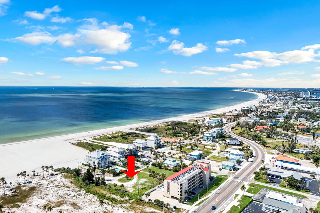 6145 Court St, Fort Myers Beach, FL 33931