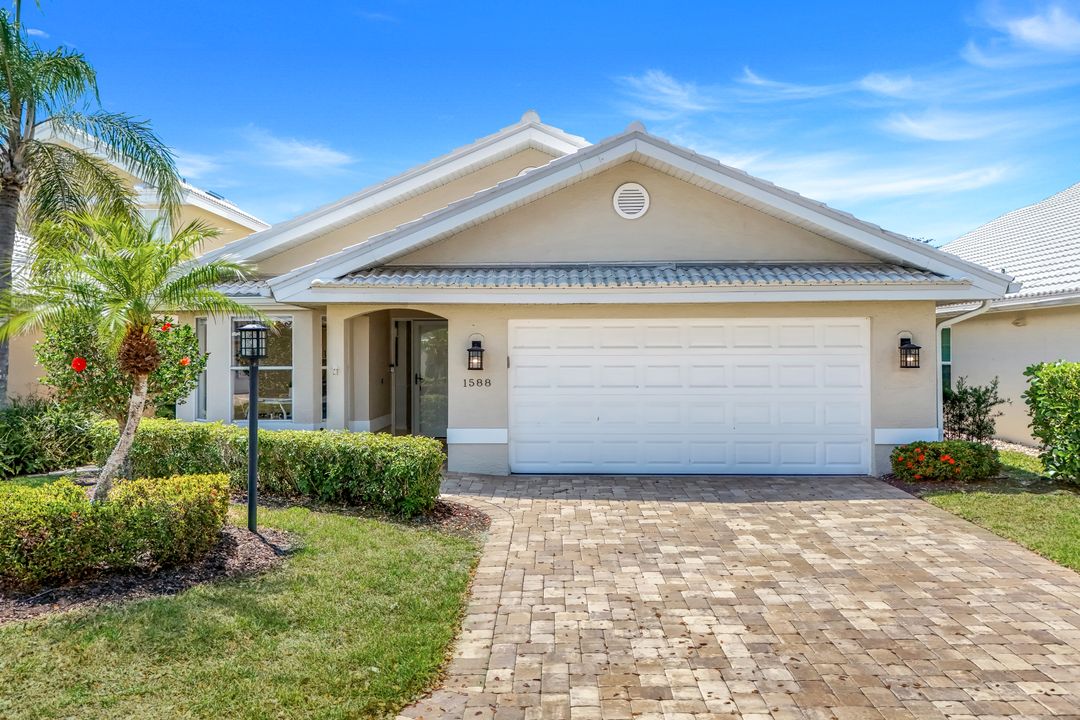 1588 Weybridge Cir, Naples, FL 34110