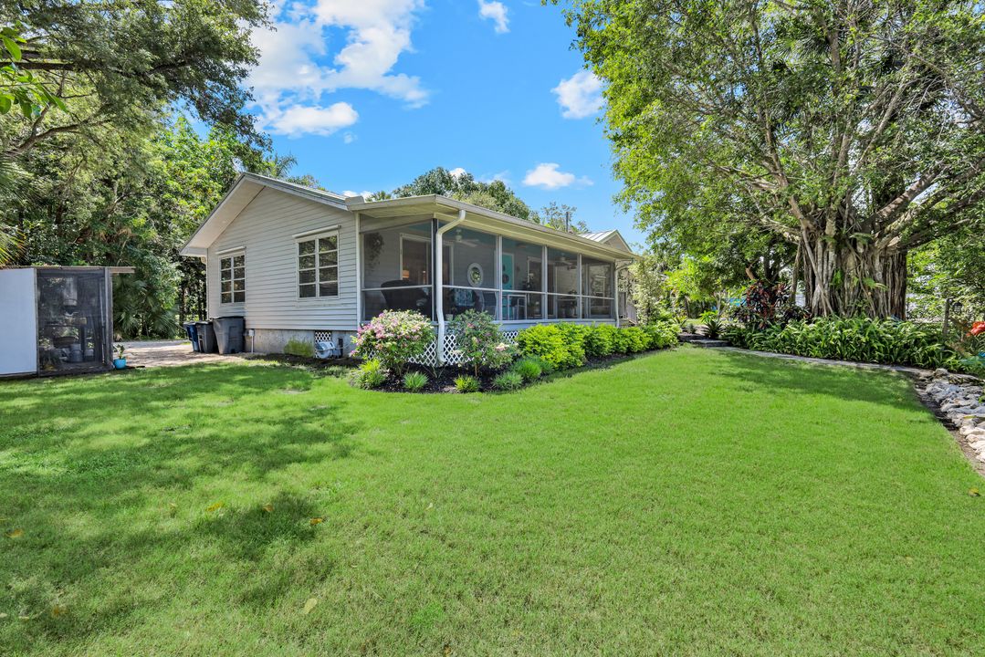 27292 East Dr, Bonita Springs, FL 34135