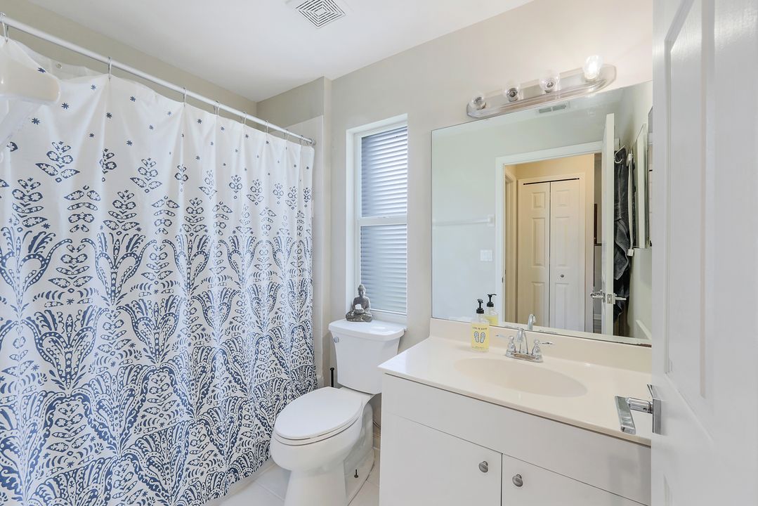 2520 Grove Isle Ct, Naples, FL 34109