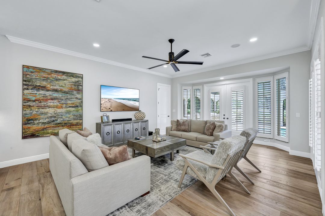 4624 Pond Apple Dr N, Naples, FL 34119