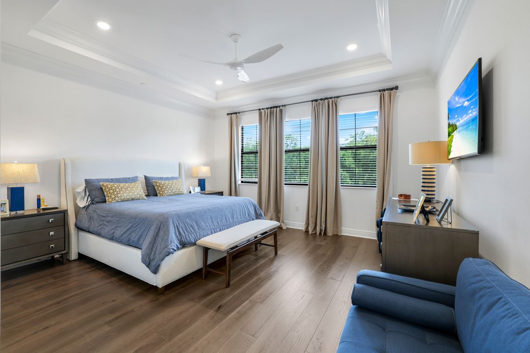 16374 Viansa Wy #302, Naples, FL 34110
