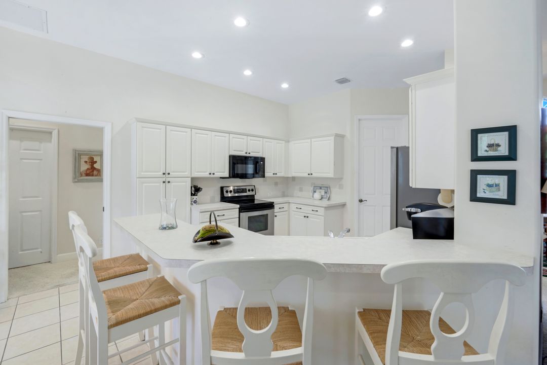 8397 Northhampton Ct, Naples, FL 34120