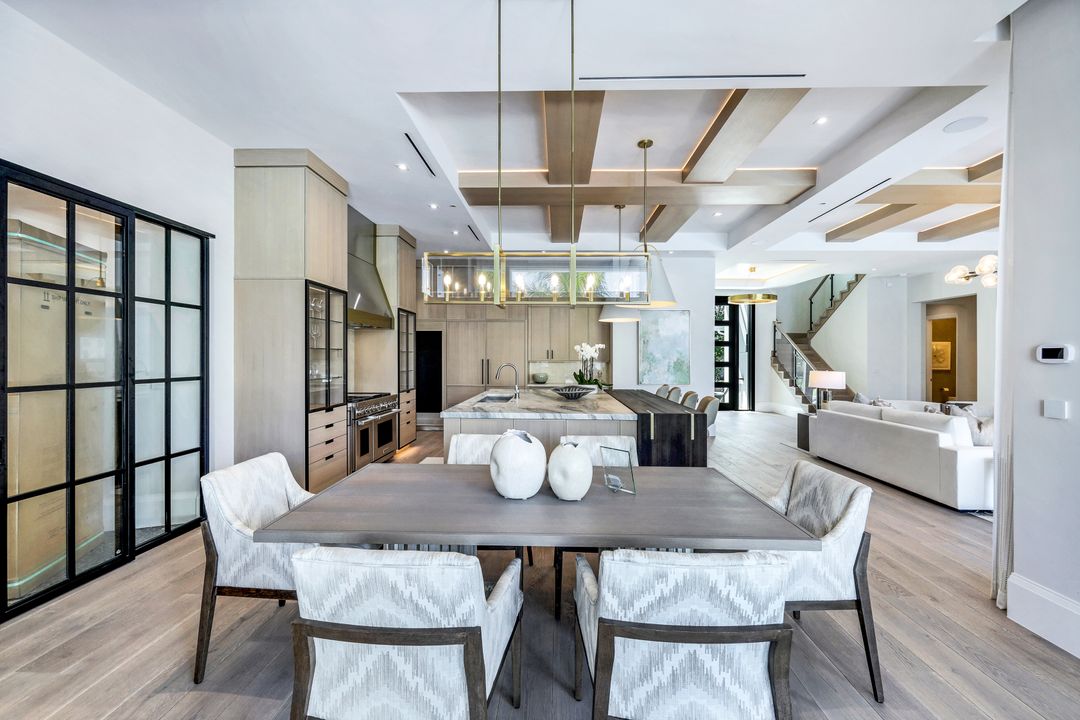 403 Neapolitan Way, Naples, FL 34103