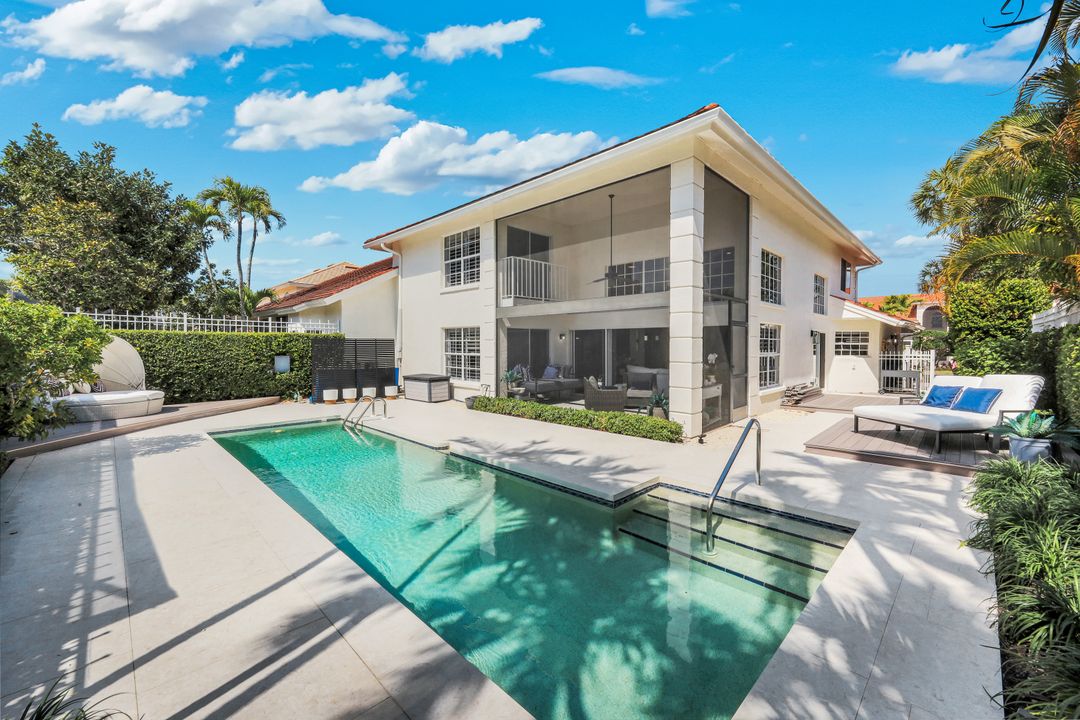 2128 Paget Cir, Naples, FL 34112