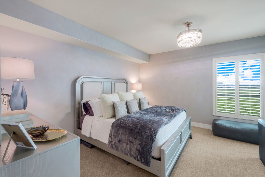 295 Grande Way #1405, Naples, FL 34110