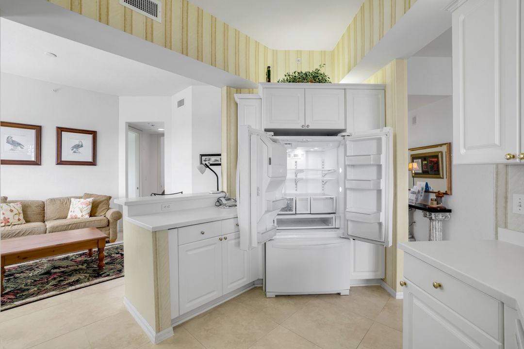 410 Flagship Dr #1206, Naples, FL 34108