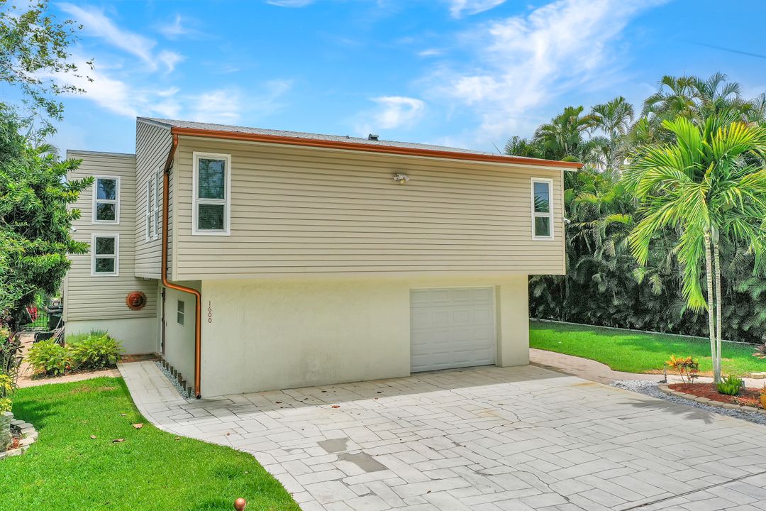 1600 Port Ave, Naples, FL 34104
