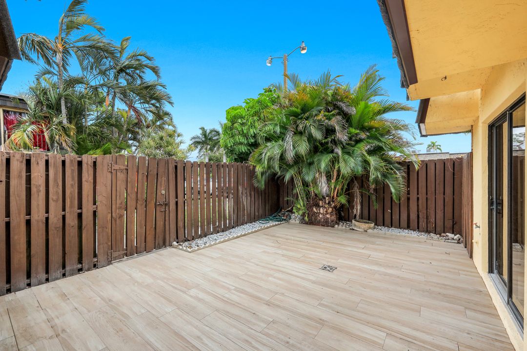 5567 Malt Dr #1, Fort Myers, FL 33907