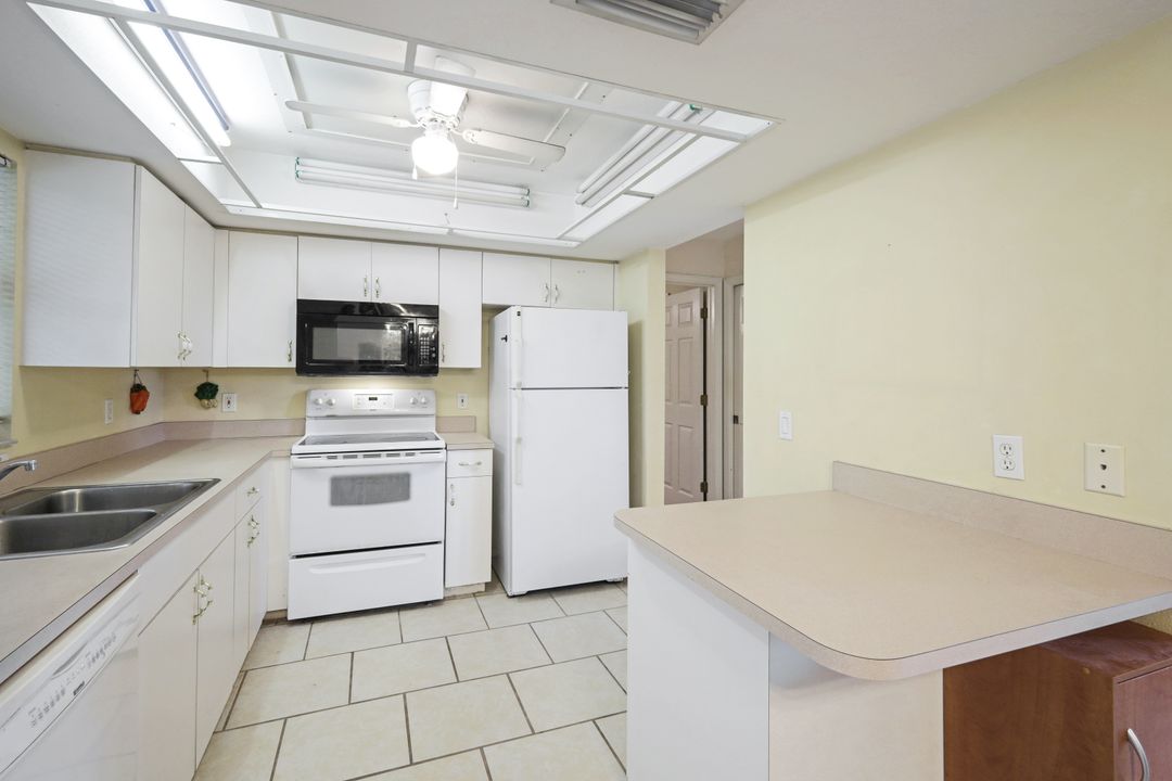 1332 SW 1st Ave, Cape Coral, FL 33991