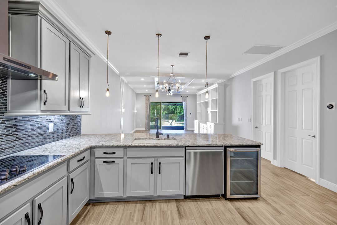 1189 S Town and River Dr, Fort Myers, FL 33919