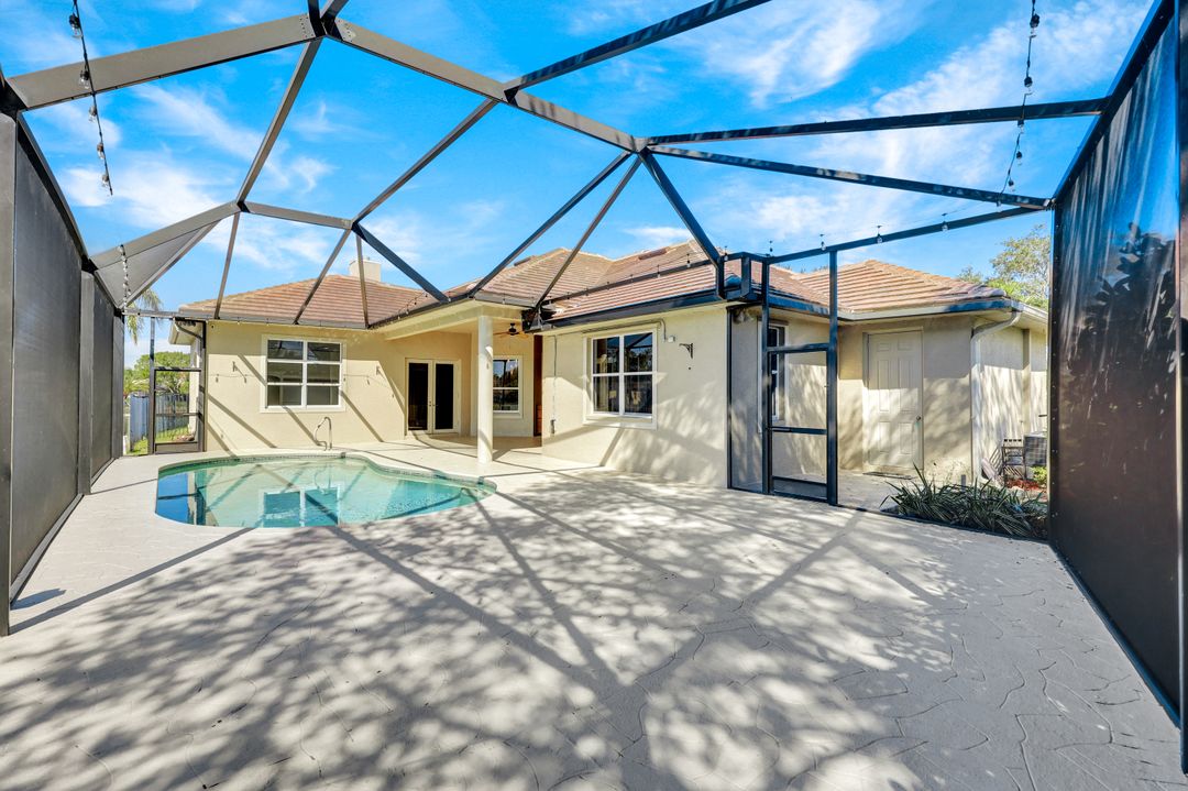 14479 Jekyll Island Ct, Naples, FL 34119