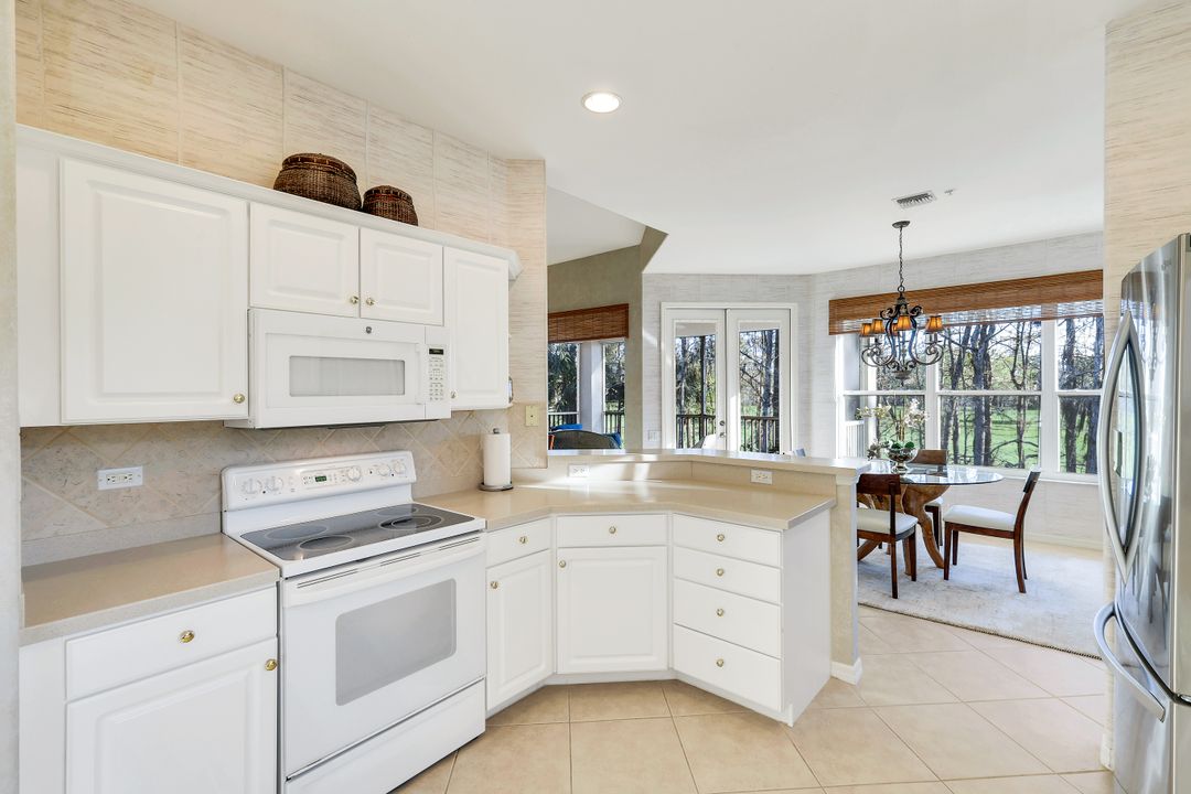 8490 Danbury Blvd #205, Naples, FL 34120