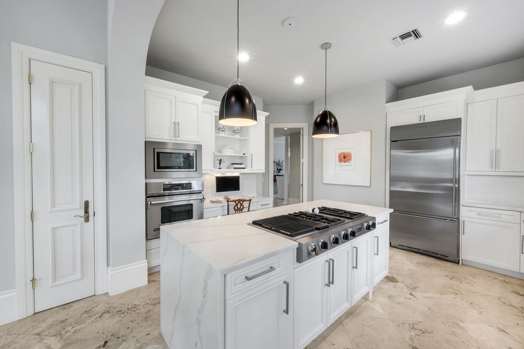 4650 Via Roma, Bonita Springs, FL 34134