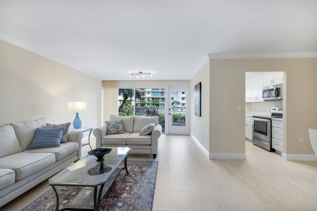 3200 Gulf Shore Blvd N  #115, Naples, FL 34103