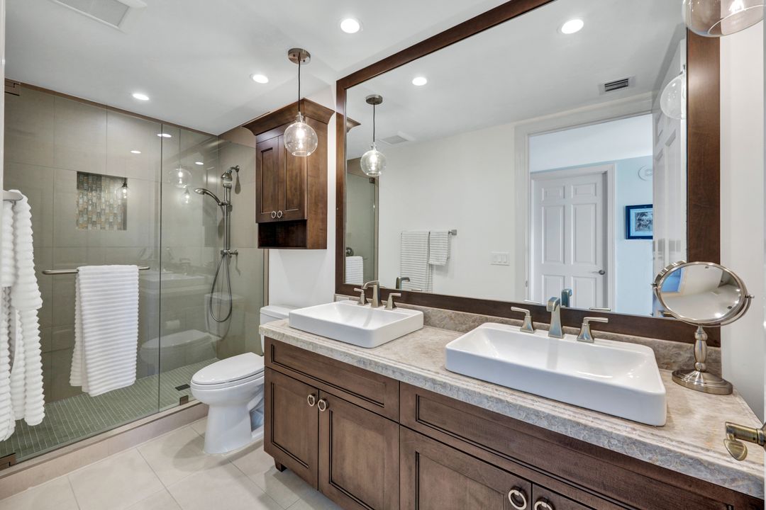 285 Grande Way #903, Naples, FL 34110