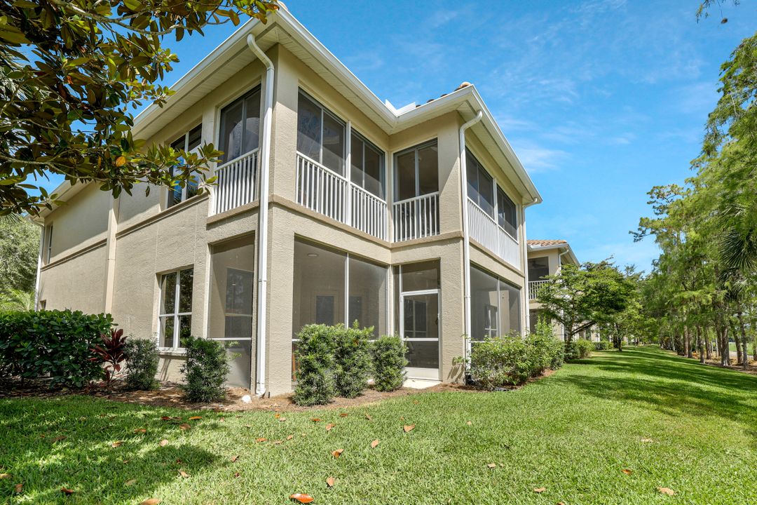 8275 Danbury Blvd #104, Naples, FL 34120