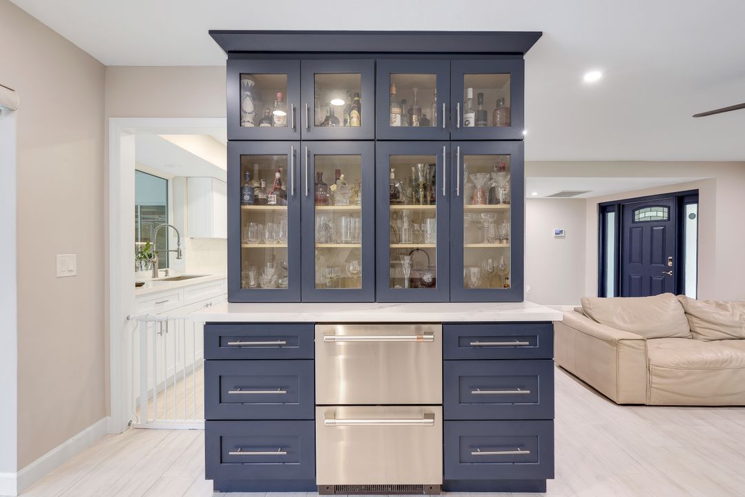 419 Pinecrest Ct, Cape Coral, FL 33904