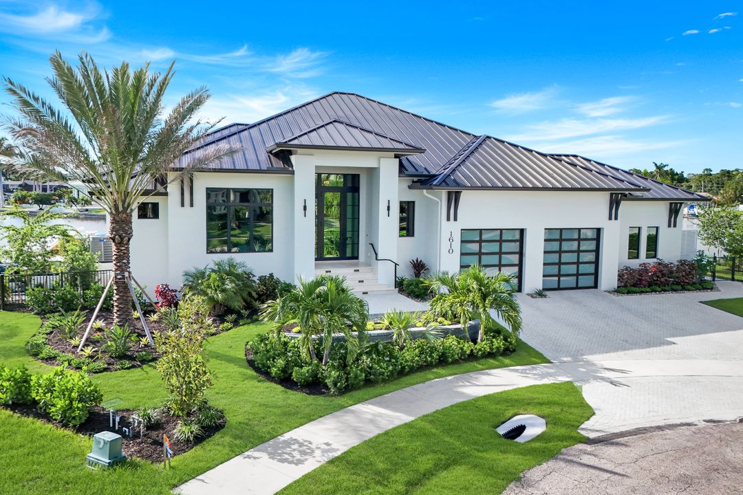 1610 Briarwood Ct, Marco Island, FL 34145