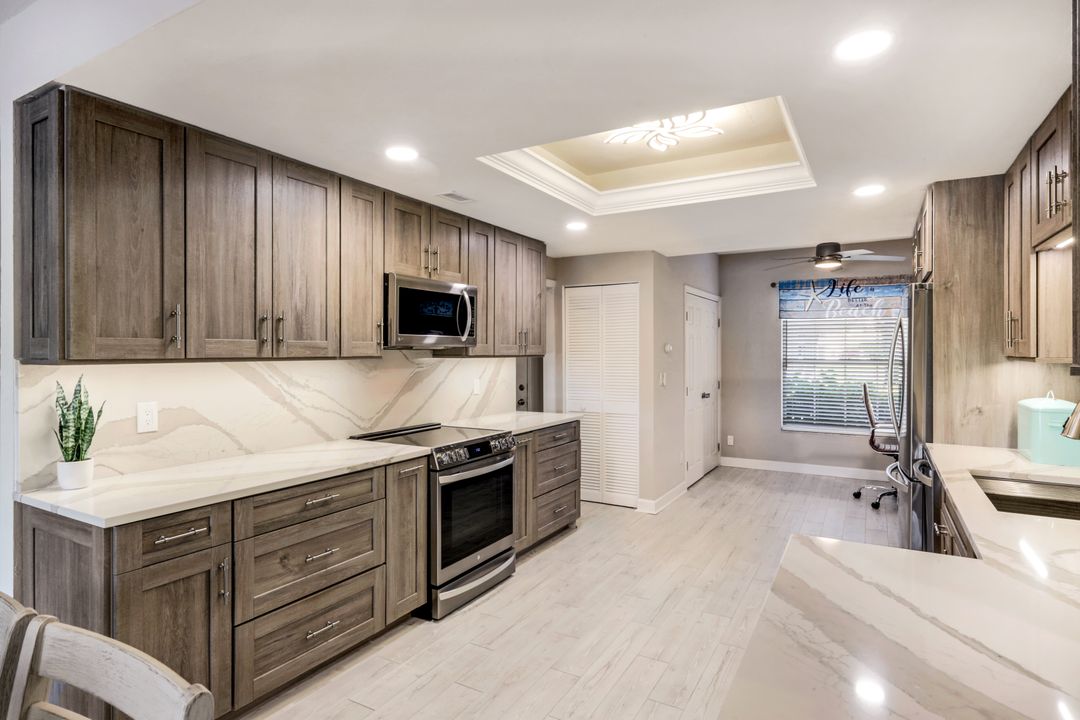 6260 Bellerive Ave #402, Naples, FL 34119