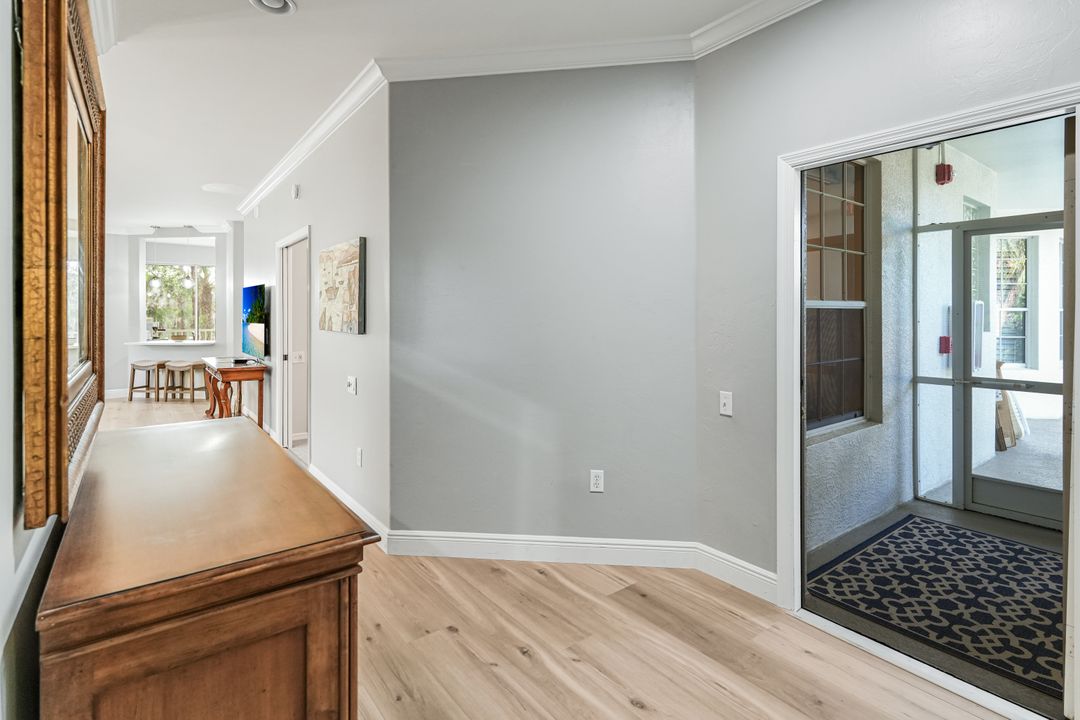 8267 Parkstone Pl #201, Naples, FL 34120