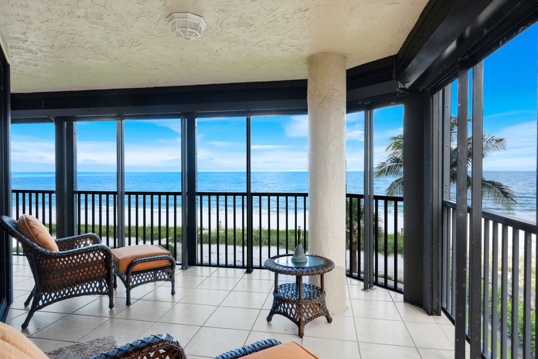 9653 Gulf Shore Dr #303, Naples, FL 34108
