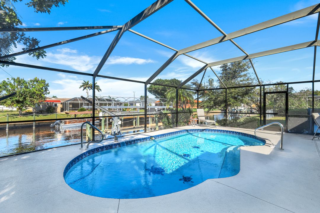 2215 SE 15th St, Cape Coral, FL 33990