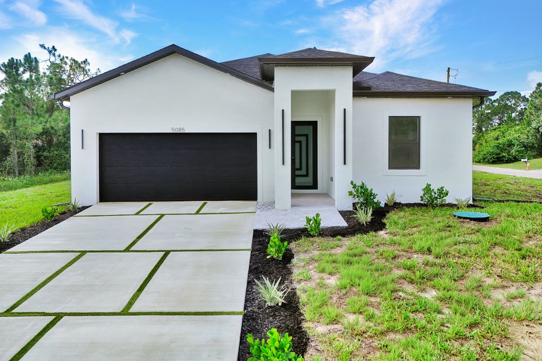 5085 NE Tradewinds Cir, LaBelle, FL 33935