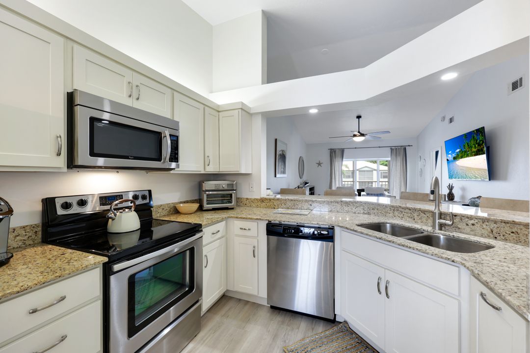 824 Tanbark Dr #204, Naples, FL 34108