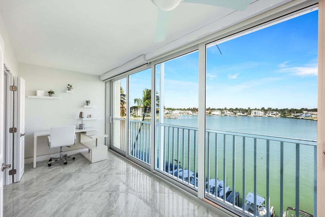 2750 Gulf Shore Blvd N #402, Naples, FL 34103