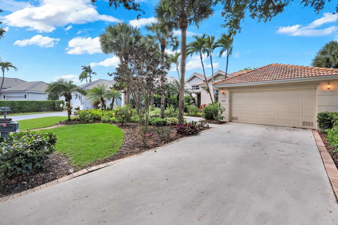 4959 Bollard Ct, Naples, FL 34112