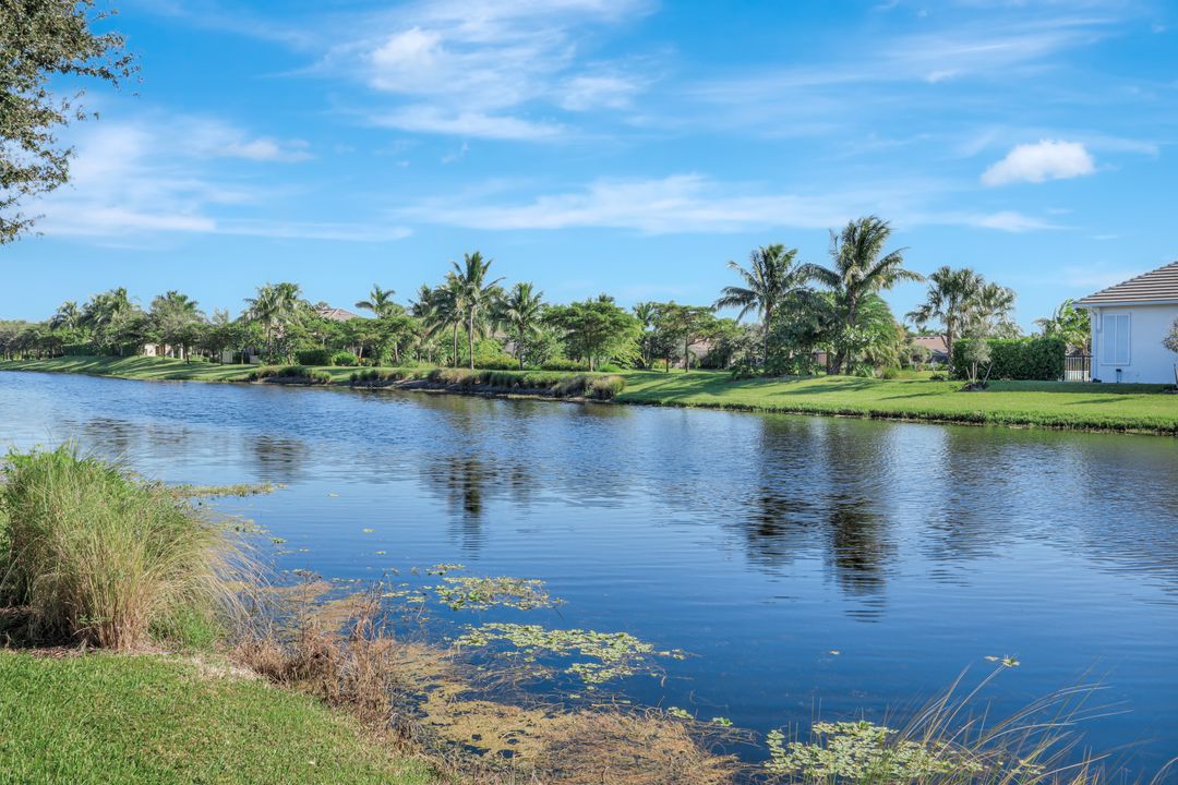 8980 Cherry Oaks Tr, Naples, FL 34114