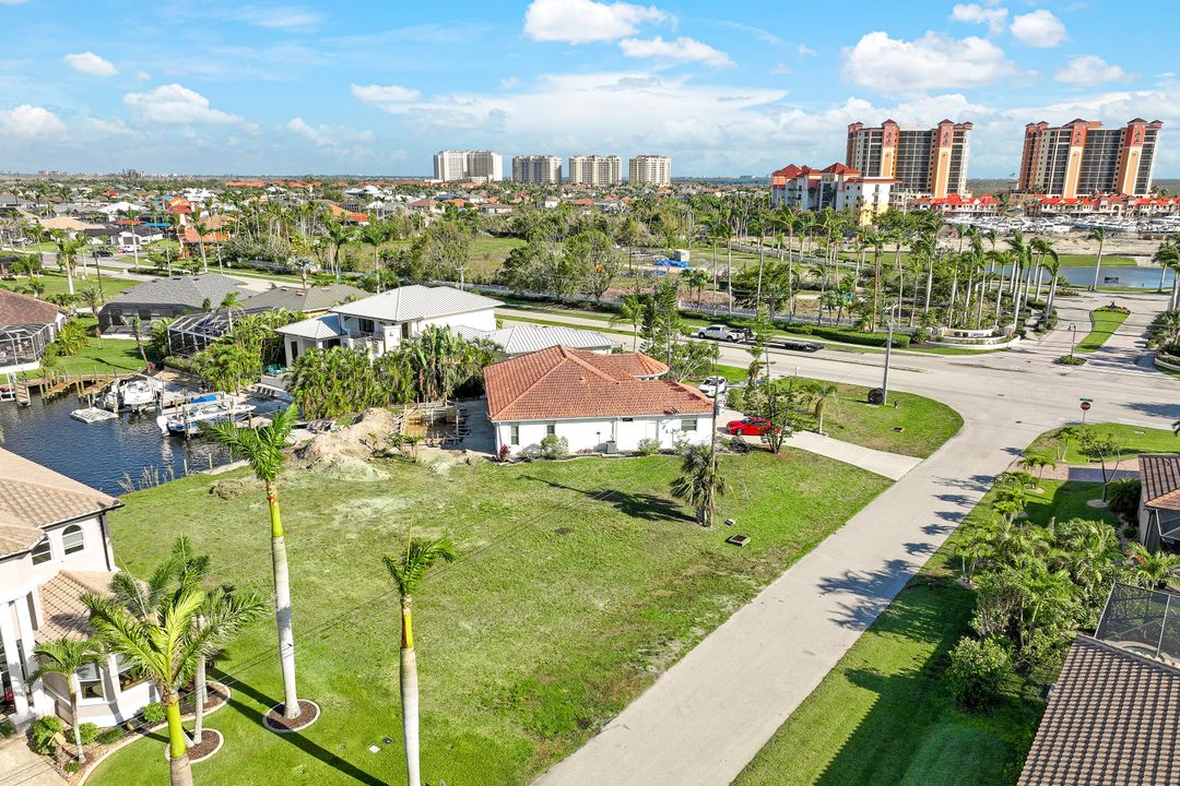 5423 SW 17th Ave, Cape Coral, FL 33914