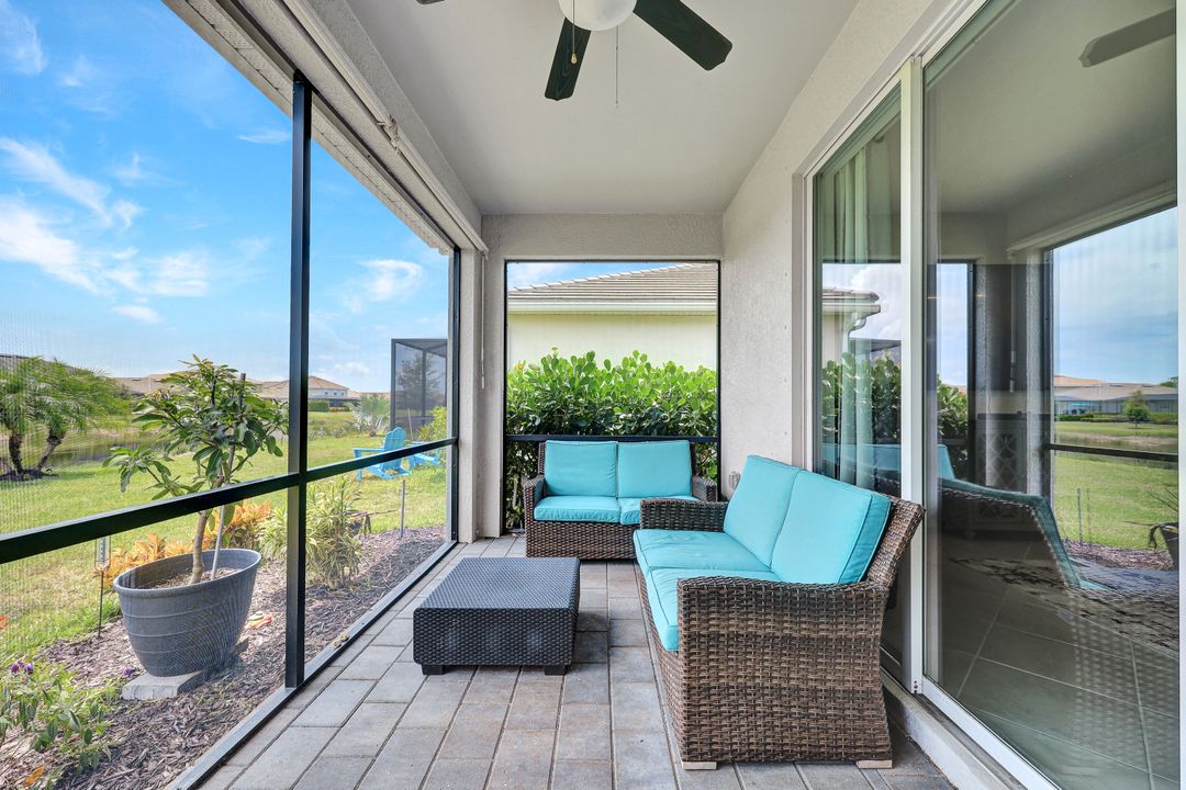2622 Scarlet Wy, Naples, FL 34120